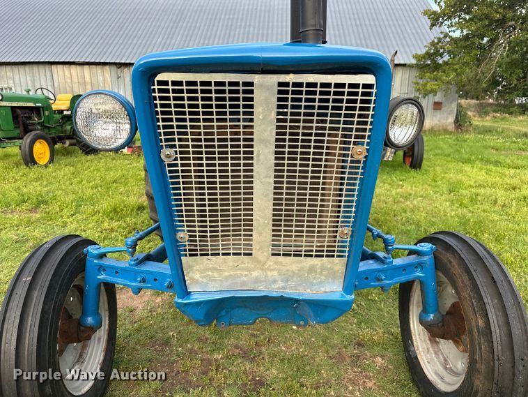 image for item NR9962 1971 Ford  2000 tractor