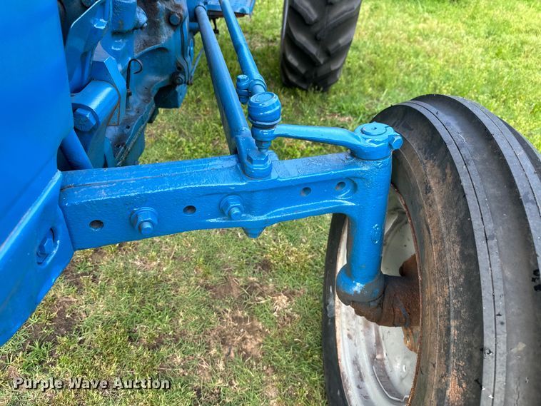 image for item NR9962 1971 Ford  2000 tractor