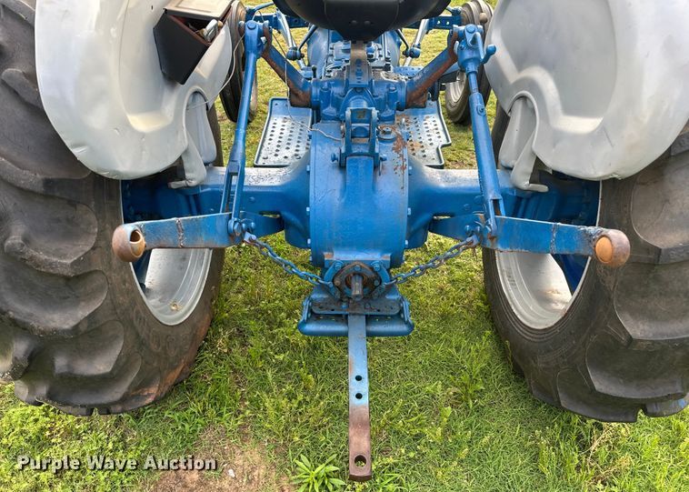 image for item NR9962 1971 Ford  2000 tractor