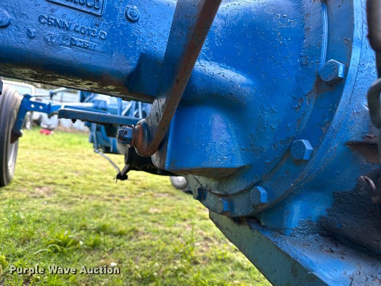 image for item NR9962 1971 Ford  2000 tractor