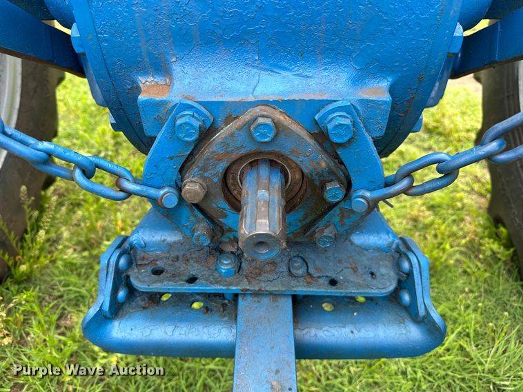 image for item NR9962 1971 Ford  2000 tractor