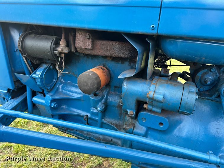 image for item NR9962 1971 Ford  2000 tractor