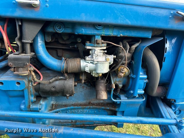 image for item NR9962 1971 Ford  2000 tractor