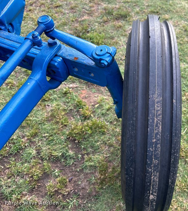 image for item NR9962 1971 Ford  2000 tractor