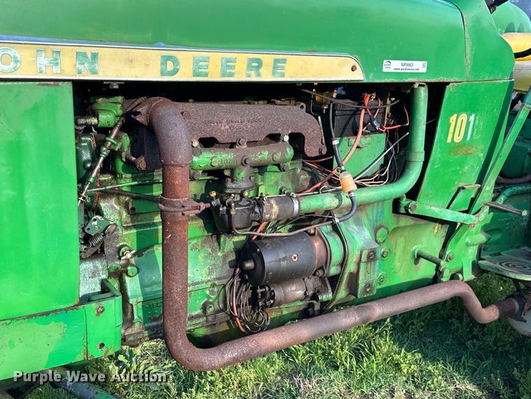 image for item NR9963 1965 John Deere 1010 tractor