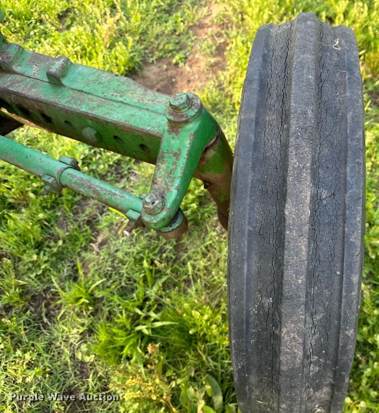 image for item NR9963 1965 John Deere 1010 tractor