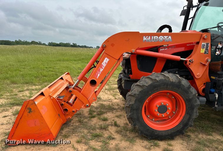 image for item NR9964 2017 Kubota  M5-091 MFWD tractor