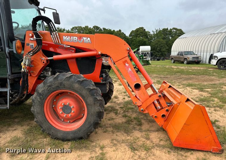 image for item NR9964 2017 Kubota  M5-091 MFWD tractor