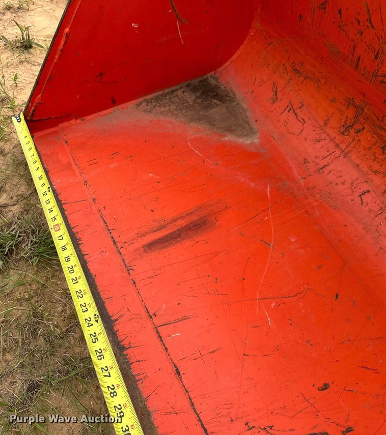 image for item NR9964 2017 Kubota  M5-091 MFWD tractor