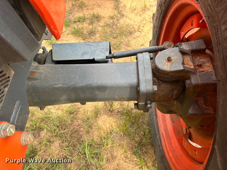 image for item NR9964 2017 Kubota  M5-091 MFWD tractor