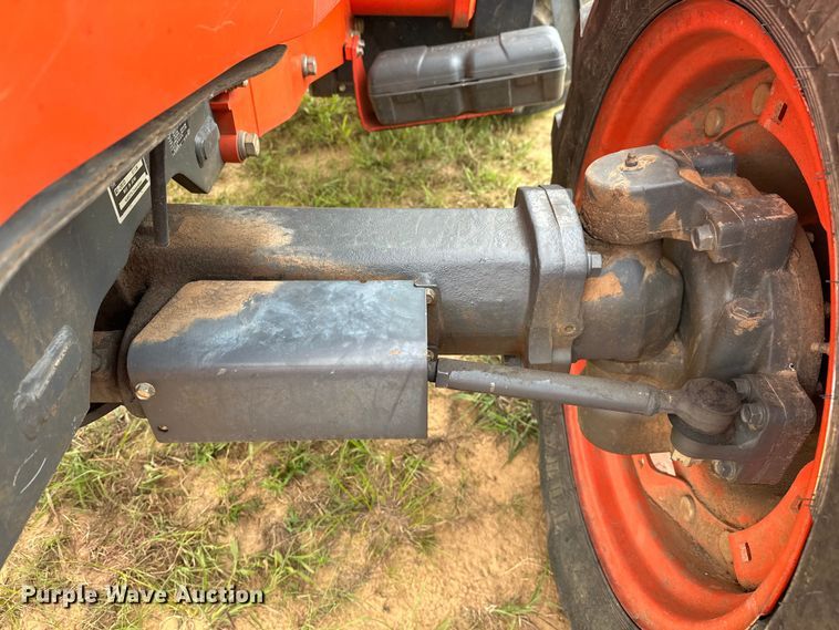 image for item NR9964 2017 Kubota  M5-091 MFWD tractor