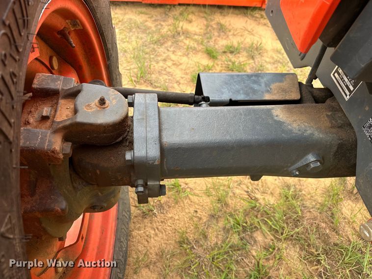 image for item NR9964 2017 Kubota  M5-091 MFWD tractor