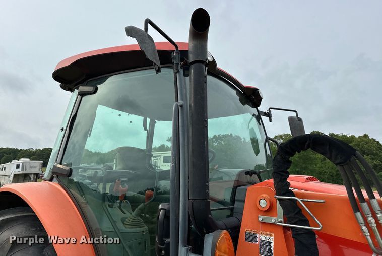 image for item NR9964 2017 Kubota  M5-091 MFWD tractor