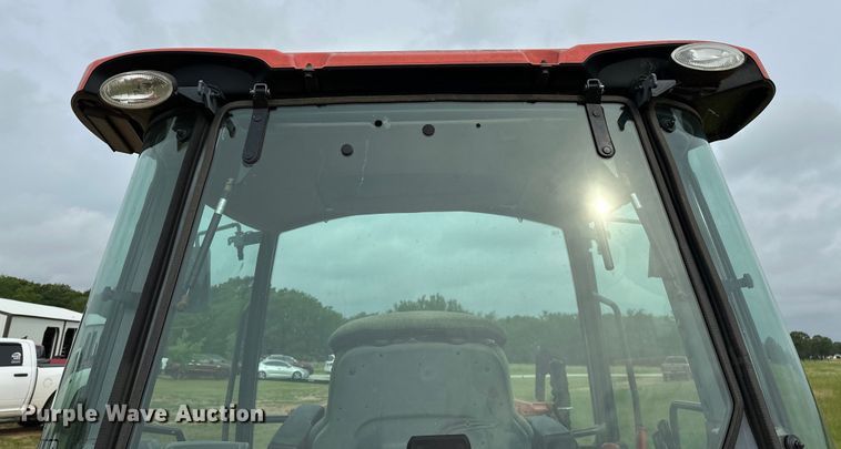 image for item NR9964 2017 Kubota  M5-091 MFWD tractor