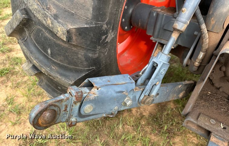 image for item NR9964 2017 Kubota  M5-091 MFWD tractor