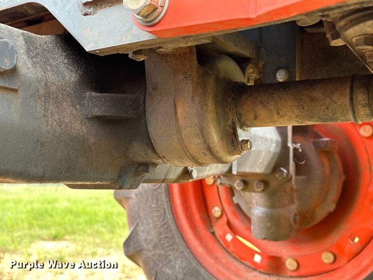 image for item NR9964 2017 Kubota  M5-091 MFWD tractor