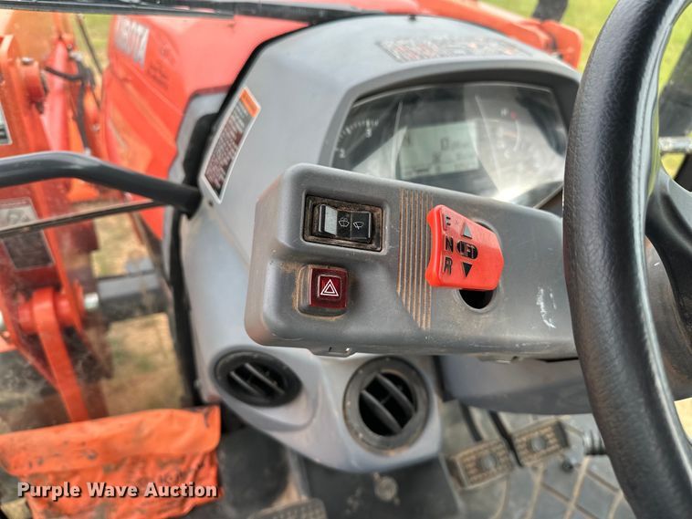 image for item NR9964 2017 Kubota  M5-091 MFWD tractor