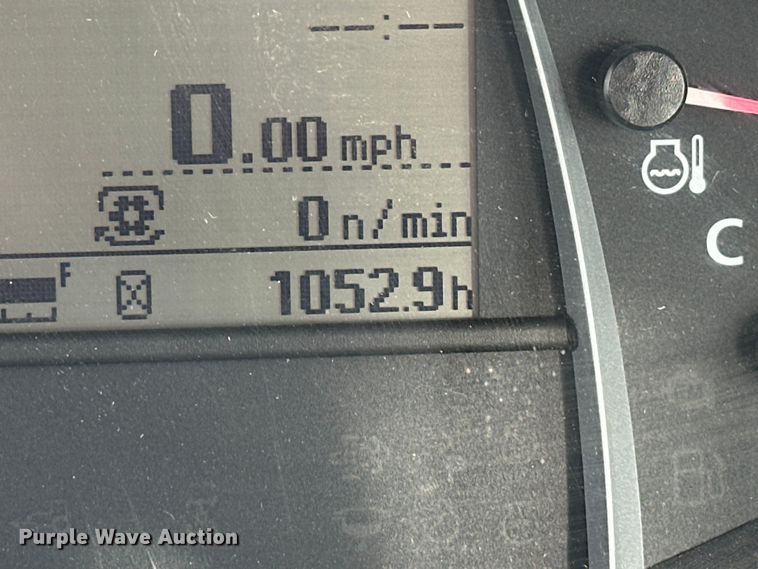 image for item NR9964 2017 Kubota  M5-091 MFWD tractor