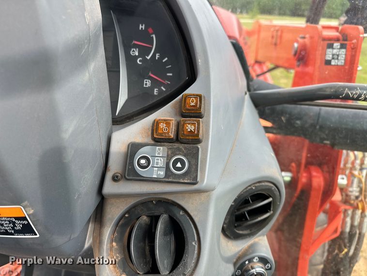 image for item NR9964 2017 Kubota  M5-091 MFWD tractor