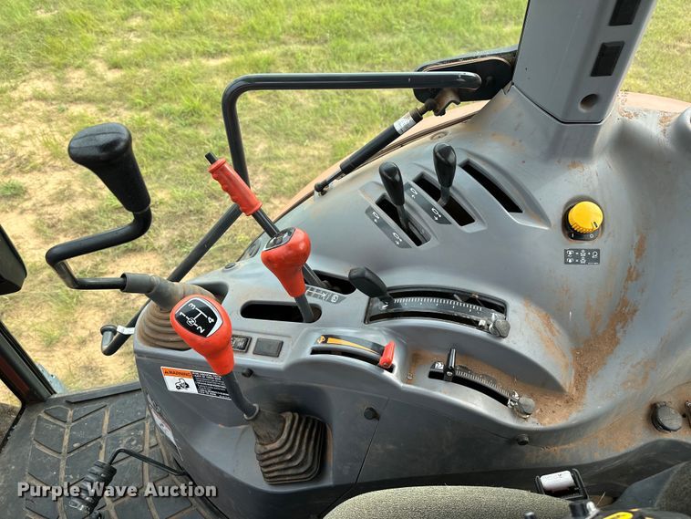 image for item NR9964 2017 Kubota  M5-091 MFWD tractor