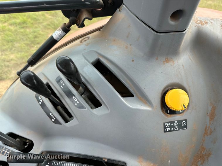 image for item NR9964 2017 Kubota  M5-091 MFWD tractor