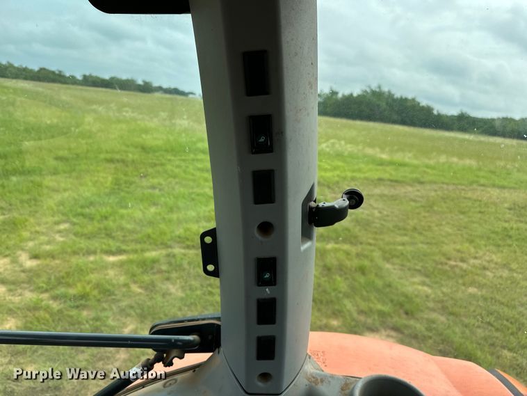 image for item NR9964 2017 Kubota  M5-091 MFWD tractor