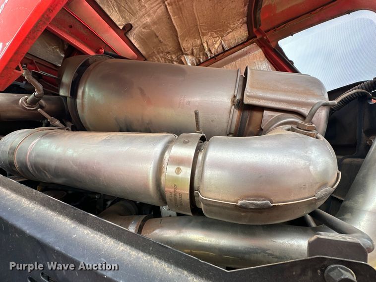 image for item NR9964 2017 Kubota  M5-091 MFWD tractor