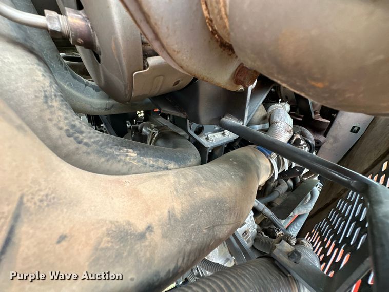 image for item NR9964 2017 Kubota  M5-091 MFWD tractor