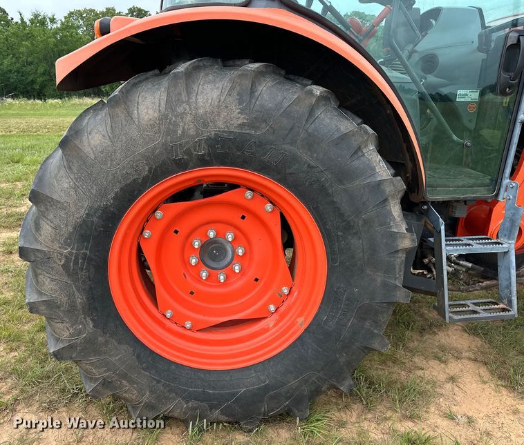 image for item NR9964 2017 Kubota  M5-091 MFWD tractor