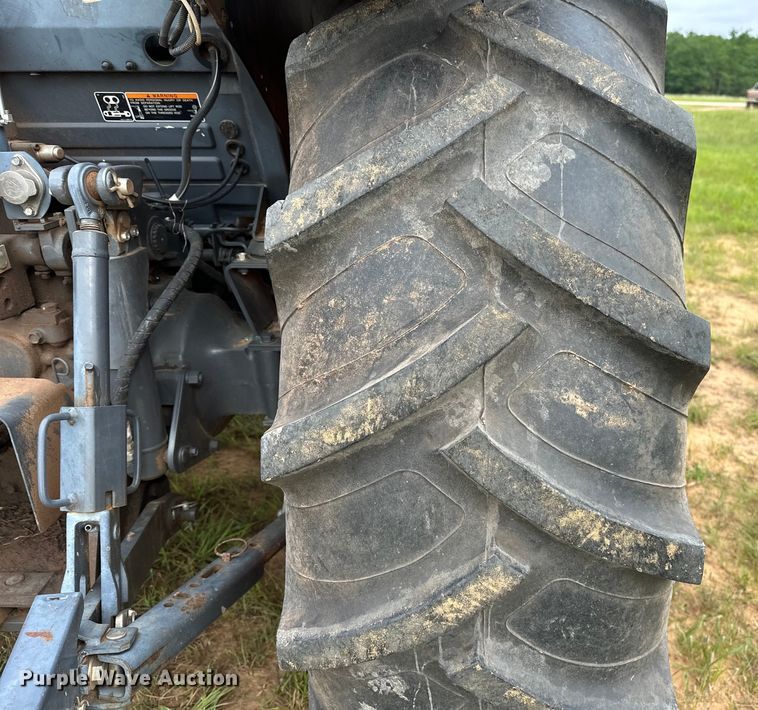 image for item NR9964 2017 Kubota  M5-091 MFWD tractor