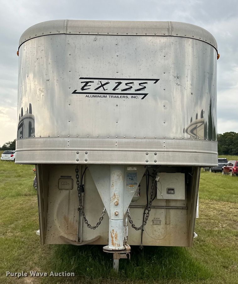 image for item NR9965 2002 Exiss GNHC-718 horse trailer 