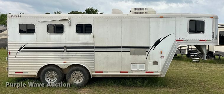 image for item NR9965 2002 Exiss GNHC-718 horse trailer 