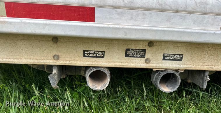 image for item NR9965 2002 Exiss GNHC-718 horse trailer 