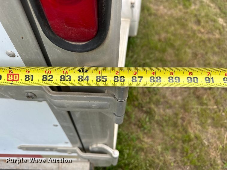 image for item NR9965 2002 Exiss GNHC-718 horse trailer 