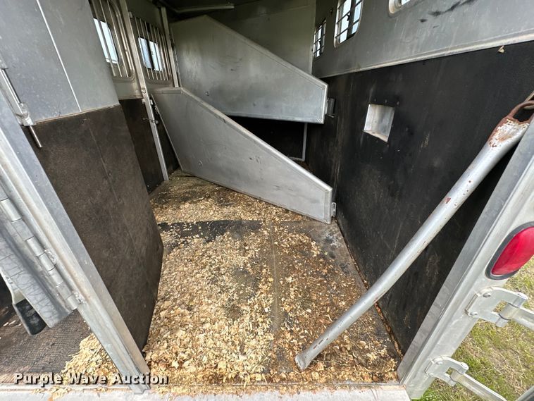 image for item NR9965 2002 Exiss GNHC-718 horse trailer 