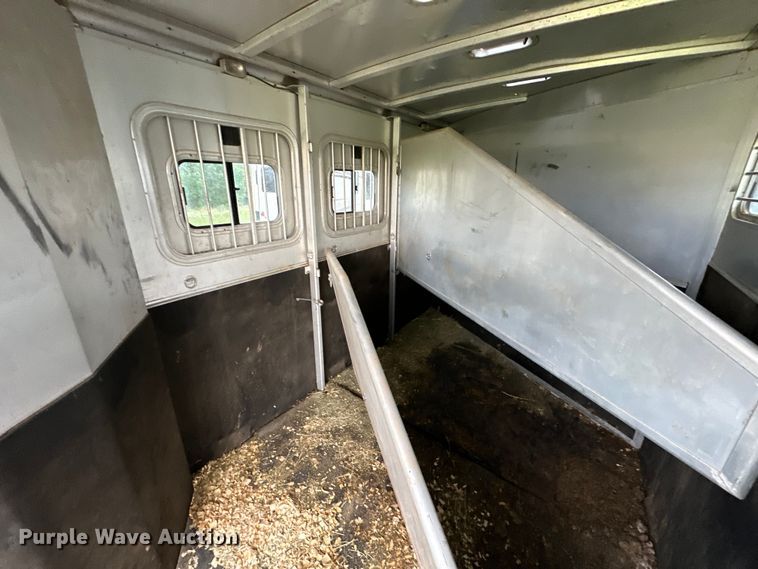 image for item NR9965 2002 Exiss GNHC-718 horse trailer 