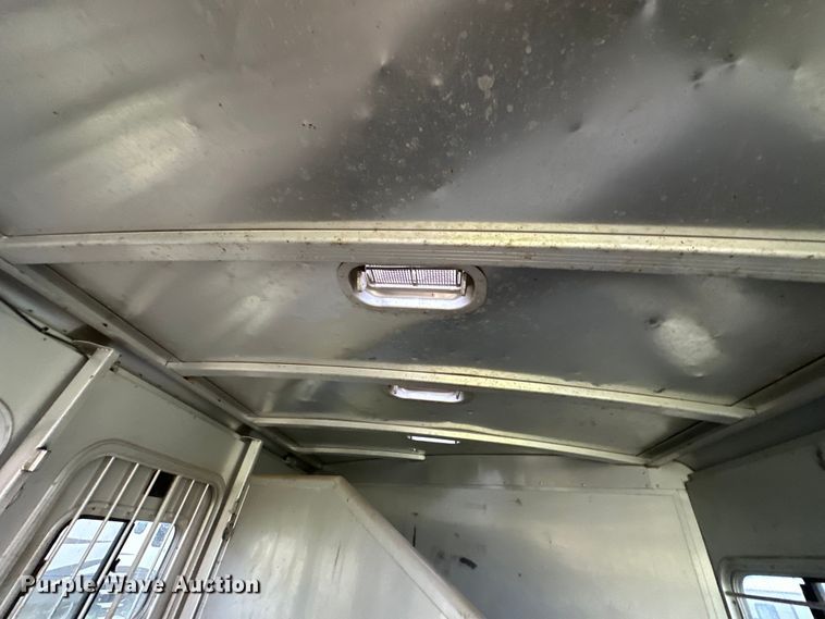 image for item NR9965 2002 Exiss GNHC-718 horse trailer 