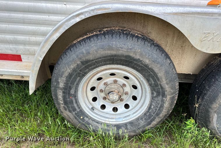 image for item NR9965 2002 Exiss GNHC-718 horse trailer 