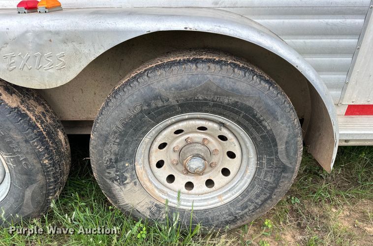 image for item NR9965 2002 Exiss GNHC-718 horse trailer 