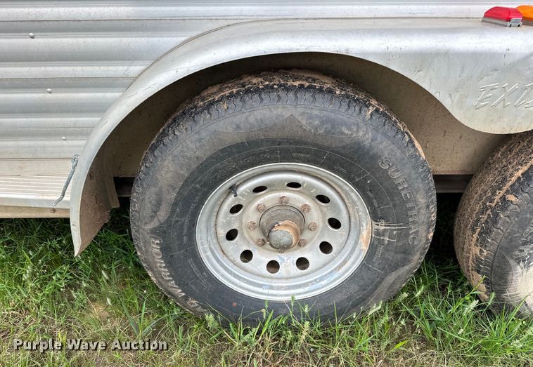 image for item NR9965 2002 Exiss GNHC-718 horse trailer 