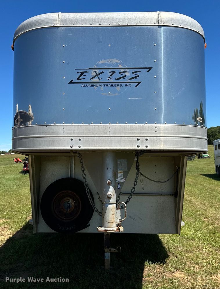 image for item NR9981 2001 Exiss GNHC-718 horse trailer 