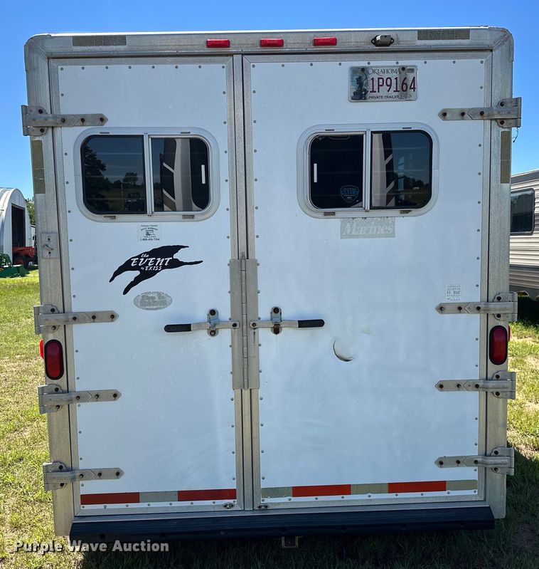 image for item NR9981 2001 Exiss GNHC-718 horse trailer 