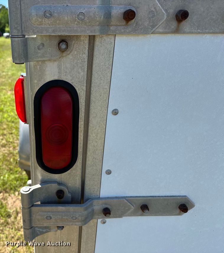 image for item NR9981 2001 Exiss GNHC-718 horse trailer 