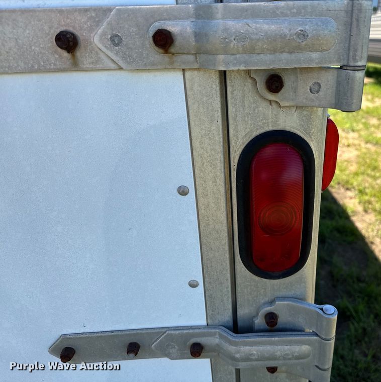 image for item NR9981 2001 Exiss GNHC-718 horse trailer 