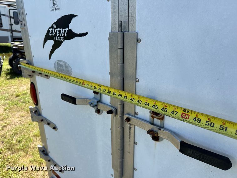 image for item NR9981 2001 Exiss GNHC-718 horse trailer 