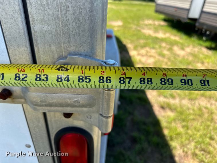 image for item NR9981 2001 Exiss GNHC-718 horse trailer 