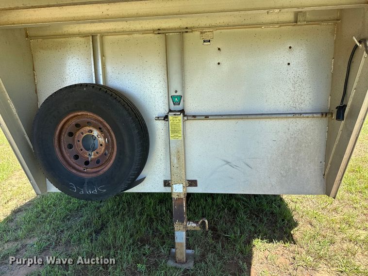 image for item NR9981 2001 Exiss GNHC-718 horse trailer 