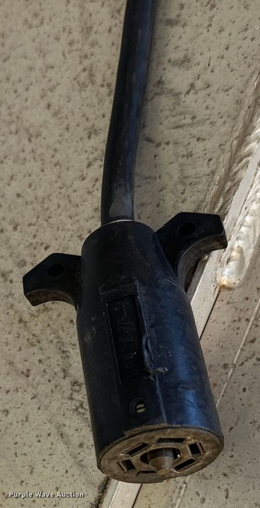 image for item NR9981 2001 Exiss GNHC-718 horse trailer 