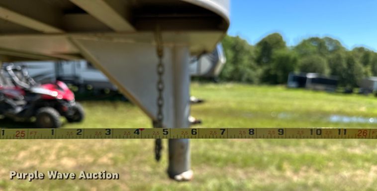 image for item NR9981 2001 Exiss GNHC-718 horse trailer 