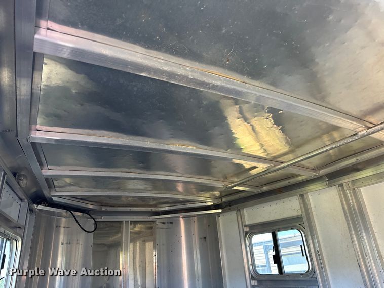 image for item NR9981 2001 Exiss GNHC-718 horse trailer 